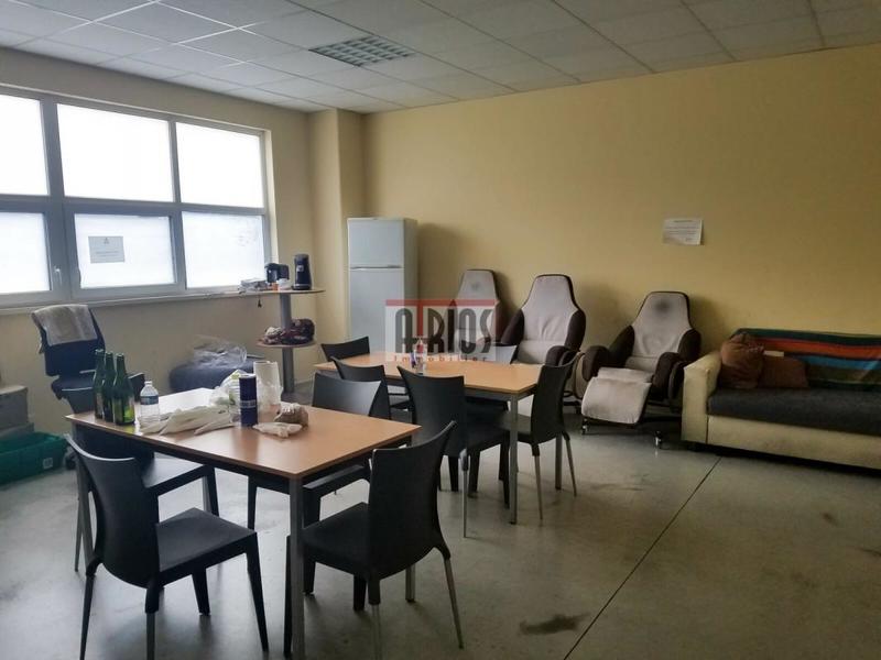 Entrepôt - 1 400 m²