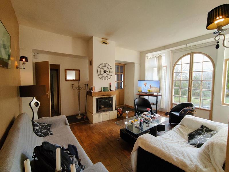 Maison - 254 m² - 10 pièces