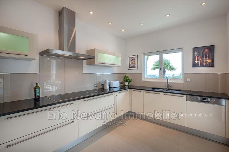 Villa - 250 m² - 6 pièces