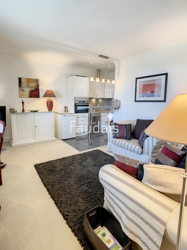 Propriété - 368 m² - 9 pièces