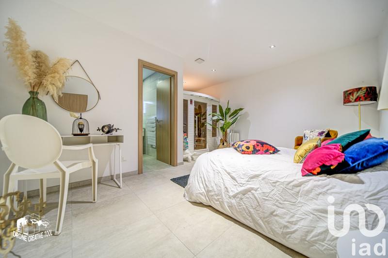 Maison - 340 m² - 8 pièces