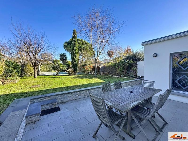 Maison - 180 m² - 7 pièces