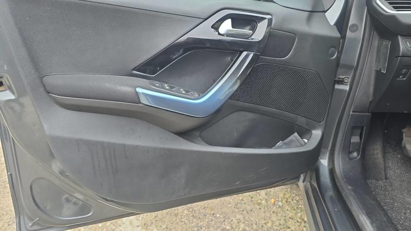 Peugeot 208 1.6 e-HDi 92 Allure Pack