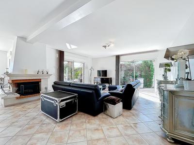 Villa - 182 m² - 5 pièces
