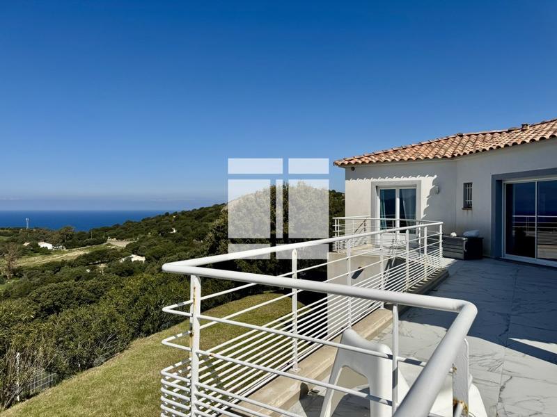 Villa - 185 m² - 5 pièces