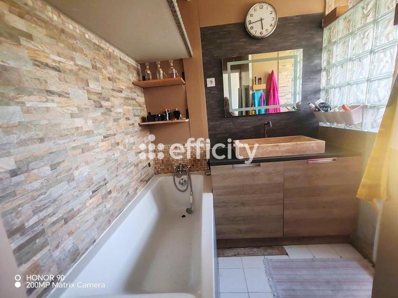 Appartement - 80 m² - 5 pièces