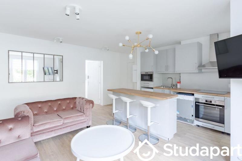 Chambre - 10 m² - 1 pièce