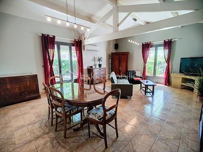 Pavillon - 160 m² - 5 pièces