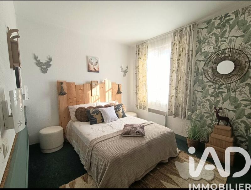 Maison - 1 300 m² - 20 pièces