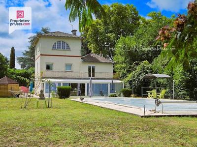 Maison - 350 m² - 8 pièces