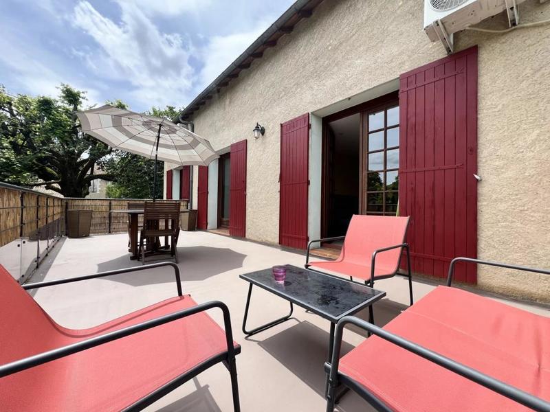 Appartement - 99 m² - 3 pièces