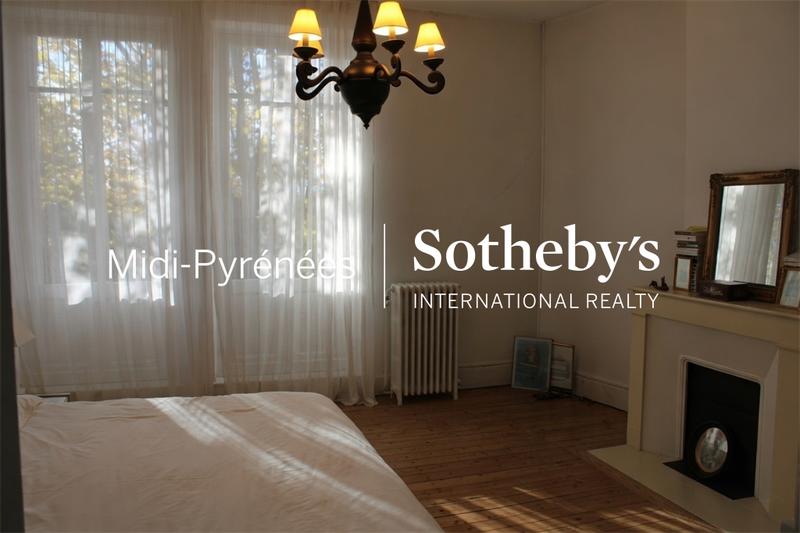 Maison de ville - 385 m² - 15 pièces