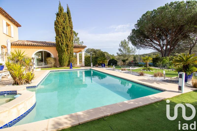 Maison - 205 m² - 6 pièces