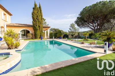 Maison - 205 m² - 6 pièces