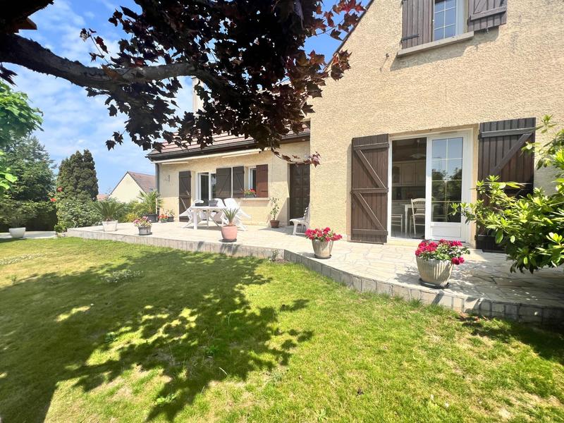 Maison - 185 m² - 6 pièces