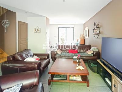 Maison - 232 m² - 12 pièces