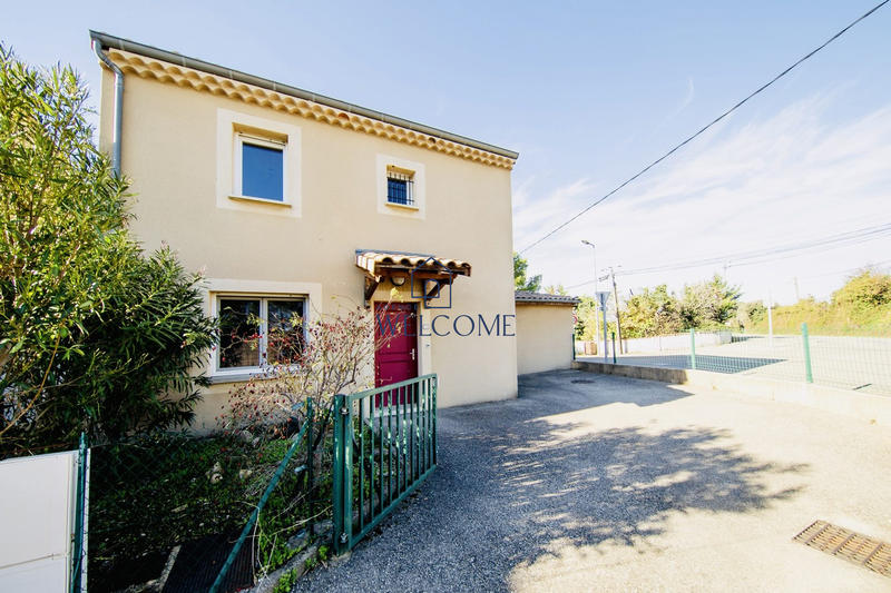 Maison - 93 m² - 5 pièces