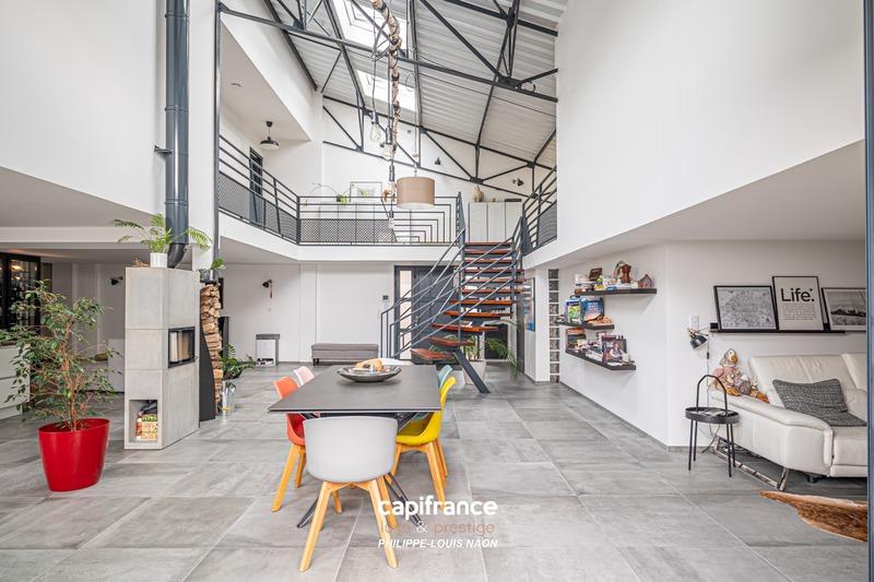 Maison - 257 m² - 8 pièces