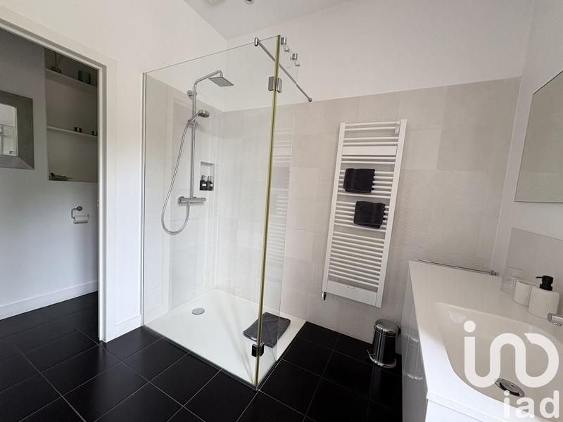 Maison - 307 m² - 11 pièces