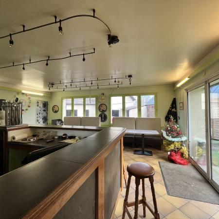 Maison - 218 m² - 9 pièces