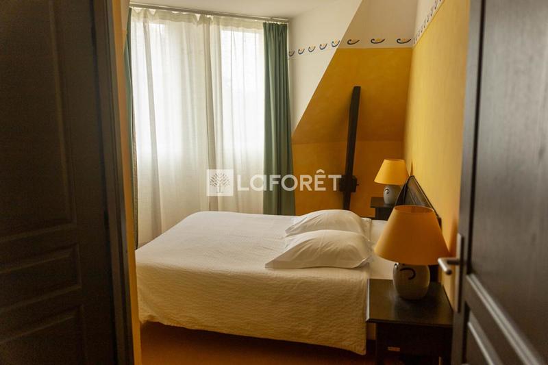 Local d'activité / Entrepôt - 225 m² - 18 pièces