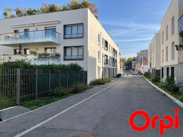 Parking / Garage - 27 m²