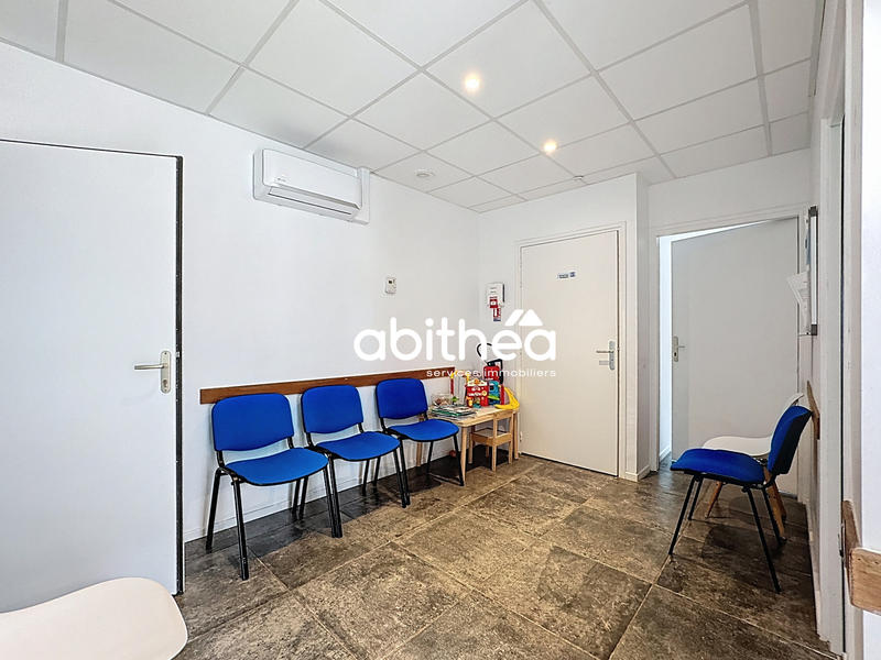 Bureau - 86 m² - 6 pièces