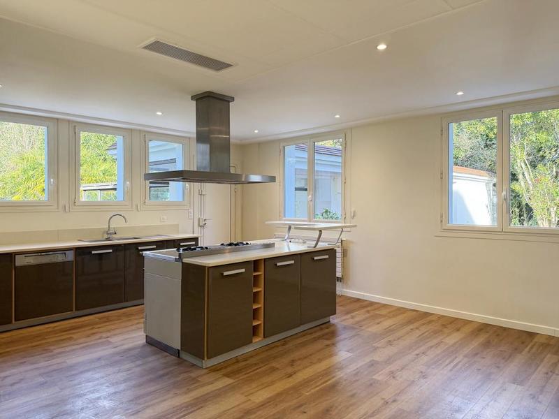 Villa - 410 m² - 8 pièces