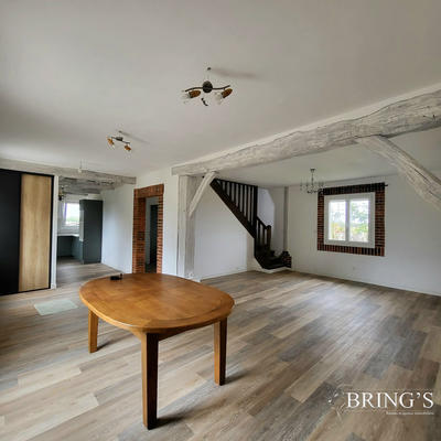 Maison traditionnelle - 119 m² - 7 pièces