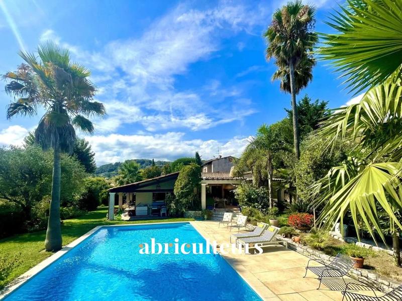 Maison ancienne - 276 m² - 7 pièces