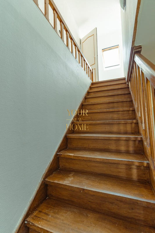 Maison - 183 m² - 7 pièces