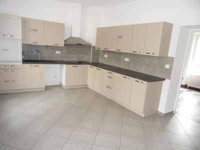 Maison - 250 m² - 10 pièces