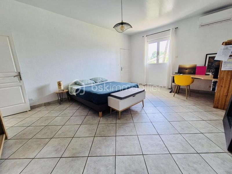 Villa - 200 m² - 4 pièces