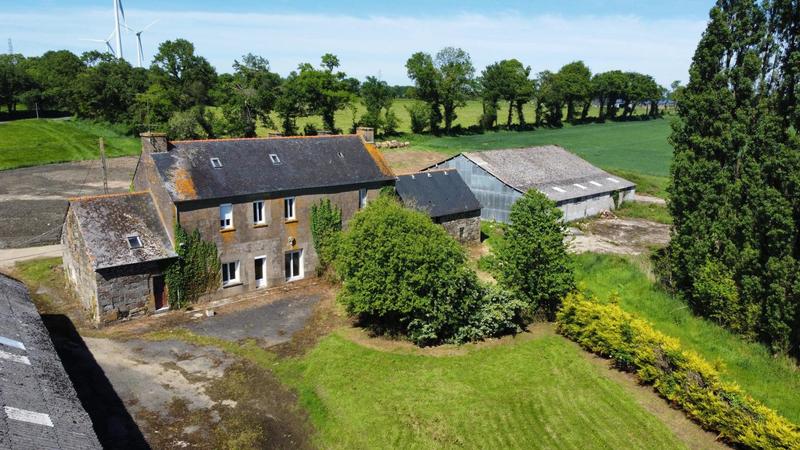 Maison - 237 m² - 8 pièces