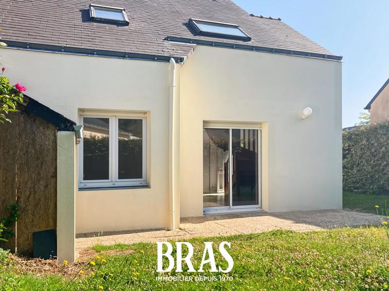 Maison - 98 m² - 5 pièces