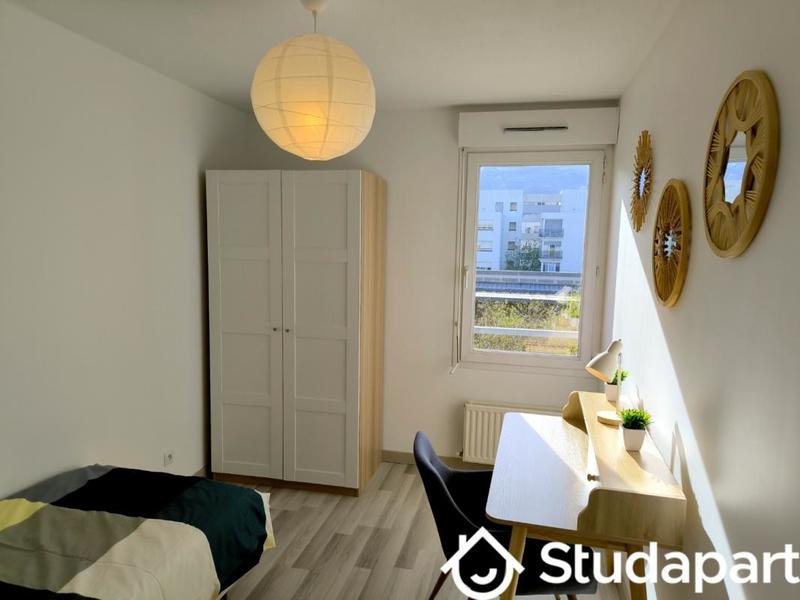 Chambre - 10 m² - 1 pièce