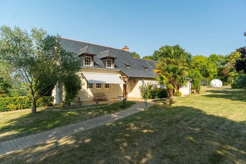 Propriété - 387 m² - 10 pièces