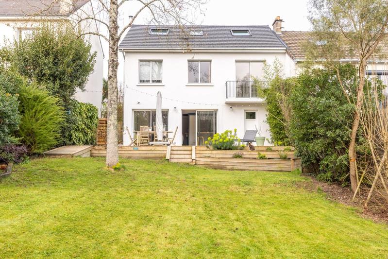 Maison - 178 m² - 8 pièces