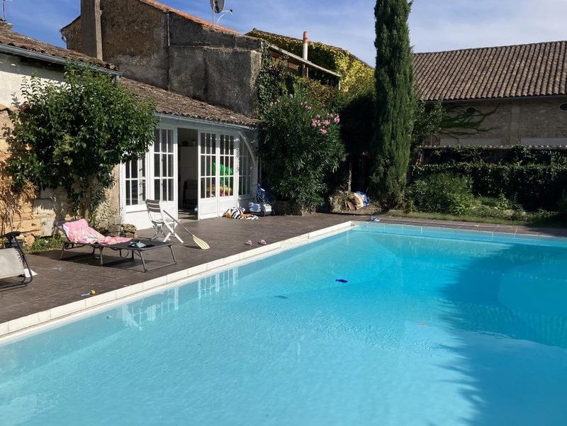 Maison traditionnelle - 420 m² - 14 pièces