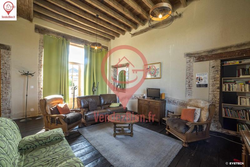 Maison - 240 m² - 9 pièces