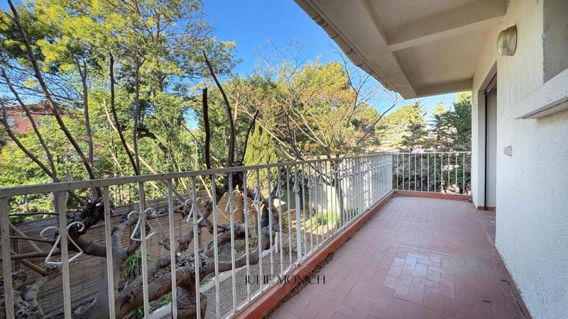 Maison - 99 m² - 5 pièces