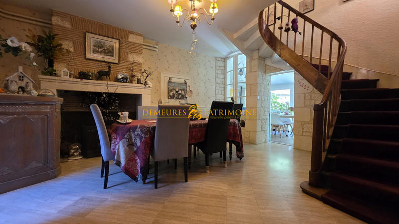 Maison - 304 m² - 7 pièces