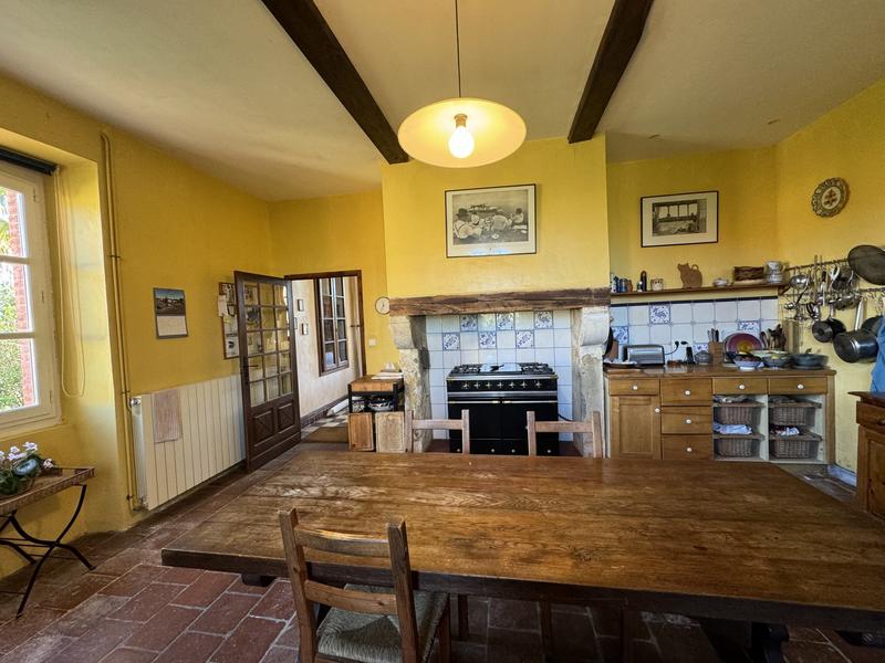 Maison - 630 m² - 9 pièces