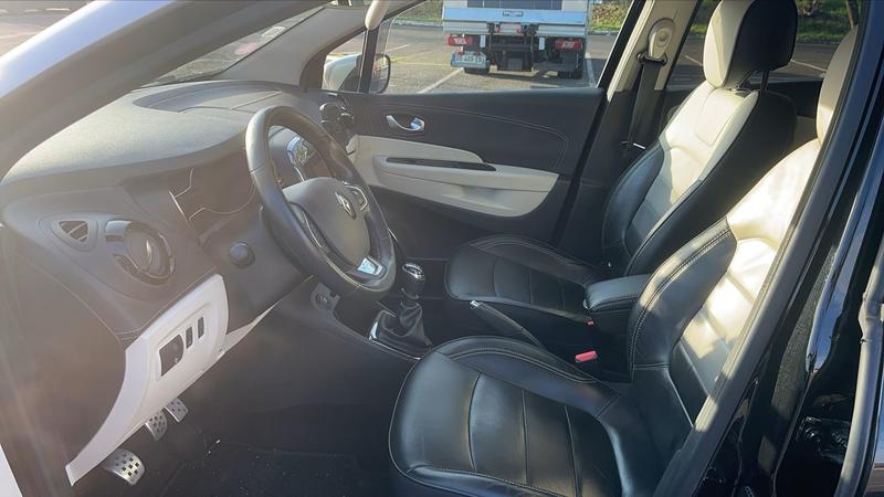 Renault Captur I 1.3 TCe 150 Energy Initiale Paris