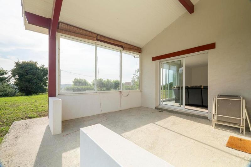 Maison - 99 m² - 4 pièces