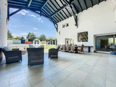 Maison - 301 m² - 11 pièces