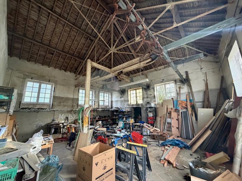 Maison - 300 m² - 4 pièces