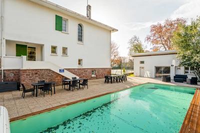 Maison - 235 m² - 6 pièces