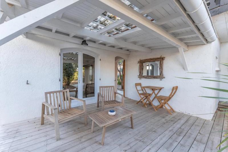 Maison - 233 m² - 9 pièces