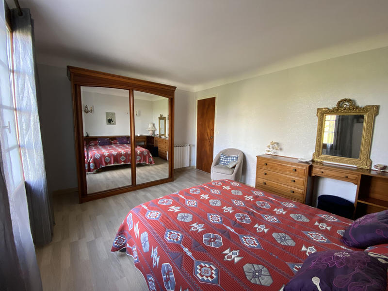 Maison - 220 m² - 10 pièces